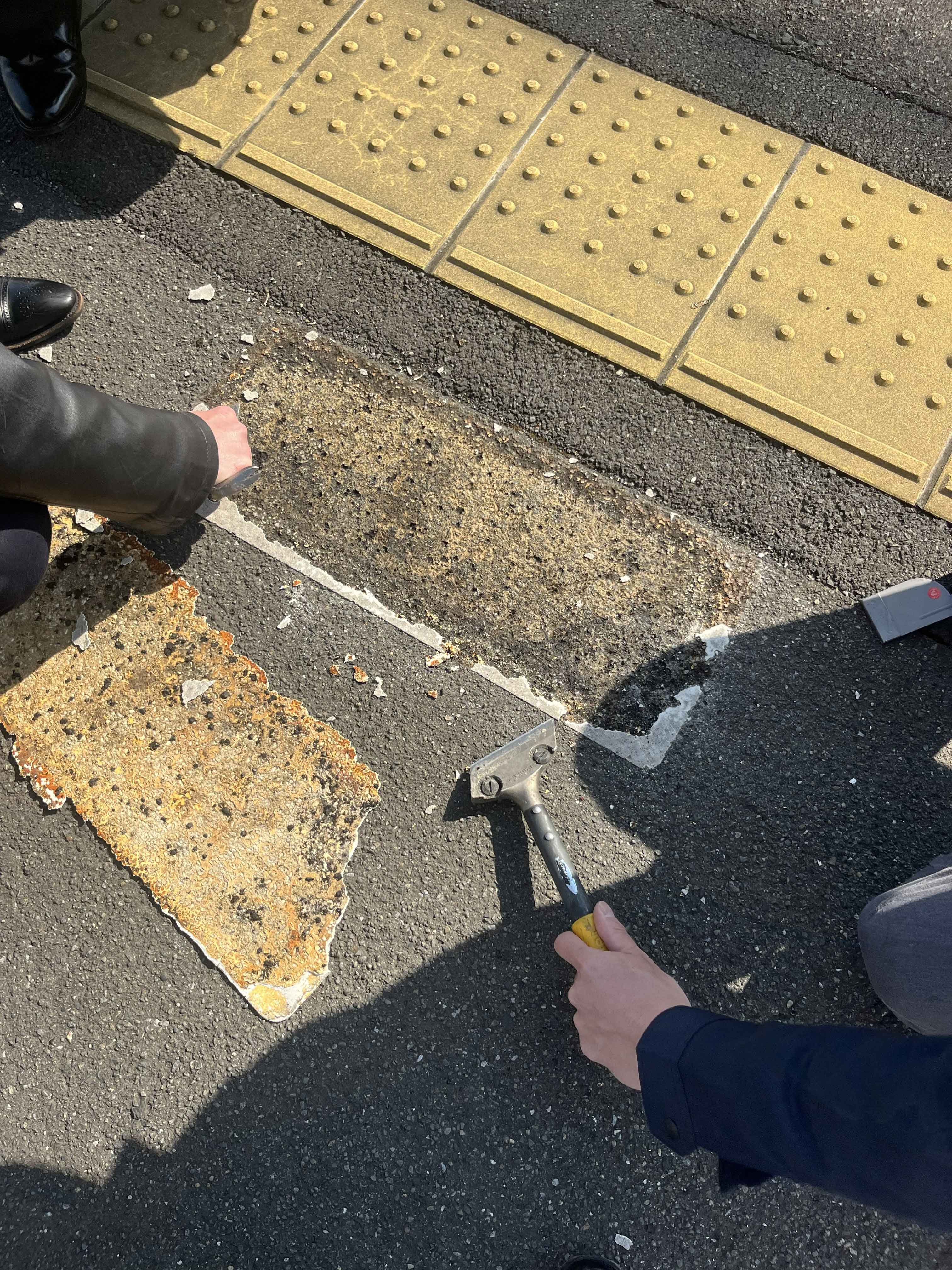 外部床材撤去作業